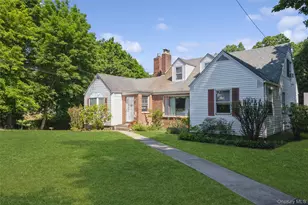 199 N Country Rd, Port Jefferson, NY 11777 - Photo 2