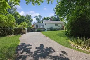 199 N Country Rd, Port Jefferson, NY 11777 - Photo 40