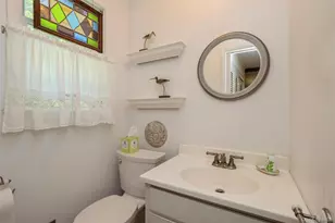 199 N Country Rd, Port Jefferson, NY 11777 - Photo 16