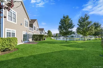 46102 Silver Birch Lane, Plainview, NY 11803 - Photo 48