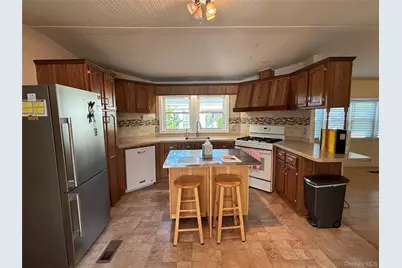 1661 Old Country Road #233, Riverhead, NY 11901 - Photo 10