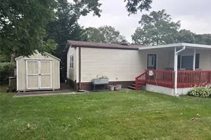 1661 Old Country Rd, Riverhead, NY 11901 - Photo 28