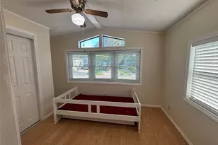 1661 Old Country Rd, Riverhead, NY 11901 - Photo 26