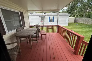1661 Old Country Rd, Riverhead, NY 11901 - Photo 30