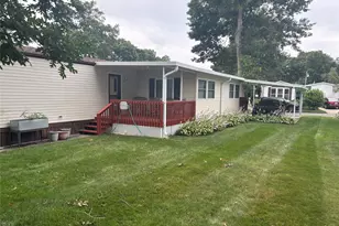 1661 Old Country Rd, Riverhead, NY 11901 - Photo 32