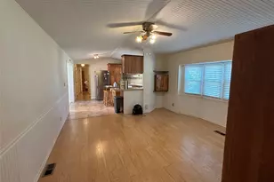 1661 Old Country Rd, Riverhead, NY 11901 - Photo 14
