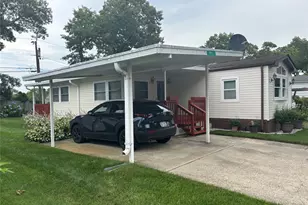 1661 Old Country Rd, Riverhead, NY 11901 - Photo 4