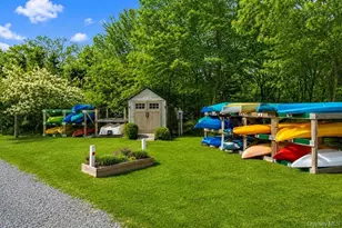 122 Corral Ln, Bay Shore, NY 11706 - Photo 24