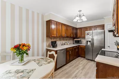 122 Corral Lane, Bay Shore, NY 11706 - Photo 4