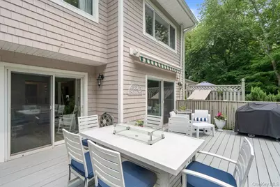 122 Corral Lane, Bay Shore, NY 11706 - Photo 18