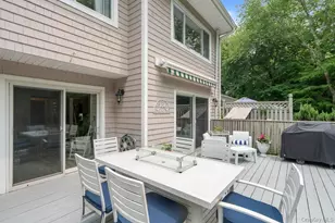 122 Corral Ln, Bay Shore, NY 11706 - Photo 18