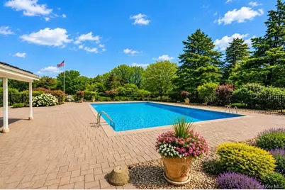 122 Corral Lane, Bay Shore, NY 11706 - Photo 22