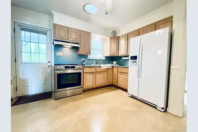 140 Andrew Avenue, East Meadow, NY 11554 - Photo 14