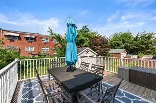 61-48 220th St, Oakland Gardens, NY 11364 - Photo 30