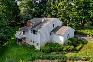 49 E Ridge Ln, Mount Kisco, NY 10549 - Photo 2