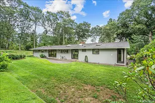 6 Cherry Ln E, Syosset, NY 11791 - Photo 28