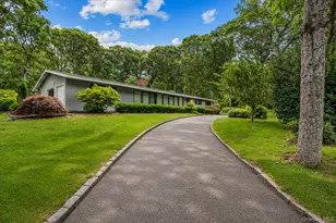 6 Cherry Ln E, Syosset, NY 11791 - Photo 2