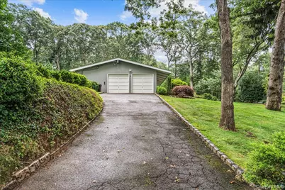 6 Cherry Lane E, Syosset, NY 11791 - Photo 26