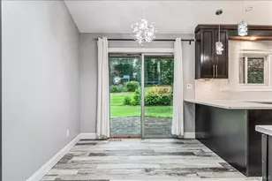 6 Cherry Ln E, Syosset, NY 11791 - Photo 10