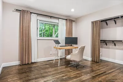 6 Cherry Lane E, Syosset, NY 11791 - Photo 20