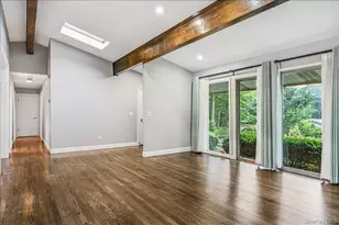 6 Cherry Ln E, Syosset, NY 11791 - Photo 12