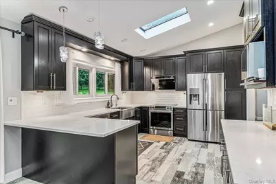 6 Cherry Lane E, Syosset, NY 11791 - Photo 8
