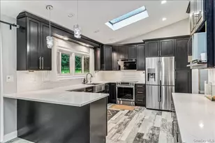 6 Cherry Ln E, Syosset, NY 11791 - Photo 8