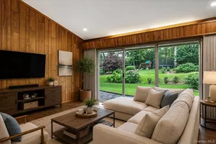 6 Cherry Ln E, Syosset, NY 11791 - Photo 14