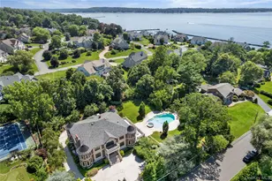 28 Whitney Cir, Glen Cove, NY 11542 - Photo 26