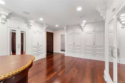28 Whitney Circle, Glen Cove, NY 11542 - Photo 16