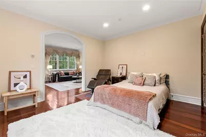 28 Whitney Circle, Glen Cove, NY 11542 - Photo 12