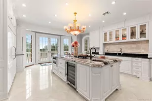 28 Whitney Cir, Glen Cove, NY 11542 - Photo 8
