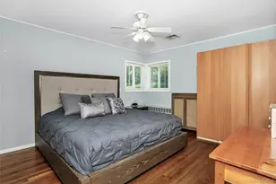 109 Plymouth Rd, Plainview, NY 11803 - Photo 12