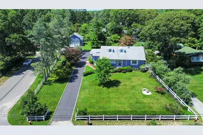 8275 Skunk Lane, Cutchogue, NY 11935 - Photo 2