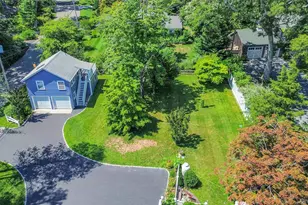 8275 Skunk Ln, Cutchogue, NY 11935 - Photo 4