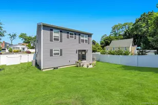 17 Walnut Rd, Kings Park, NY 11754 - Photo 4