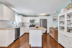 17 Walnut Rd, Kings Park, NY 11754 - Photo 8