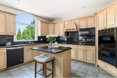 15 Teal Crescent, Great River, NY 11739 - Photo 8