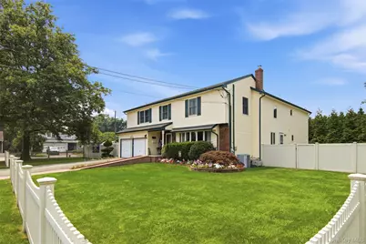 1 Geoffrey Avenue, Syosset, NY 11791 - Photo 1
