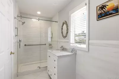 1 Geoffrey Avenue, Syosset, NY 11791 - Photo 10
