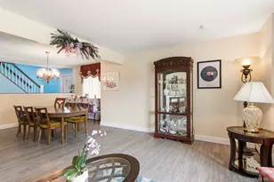1 Geoffrey Ave, Syosset, NY 11791 - Photo 6