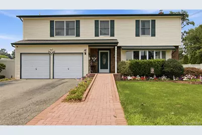 1 Geoffrey Avenue, Syosset, NY 11791 - Photo 2