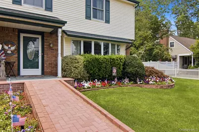 1 Geoffrey Avenue, Syosset, NY 11791 - Photo 4