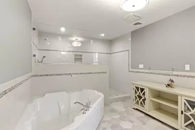 1 Geoffrey Avenue, Syosset, NY 11791 - Photo 14