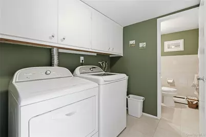 1 S Oaks Boulevard, Plainview, NY 11803 - Photo 8