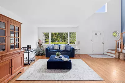 19 Duquesne Drive, Greenlawn, NY 11740 - Photo 6