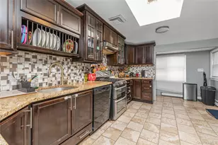 80 Rosalie Ct, East Meadow, NY 11554 - Photo 8