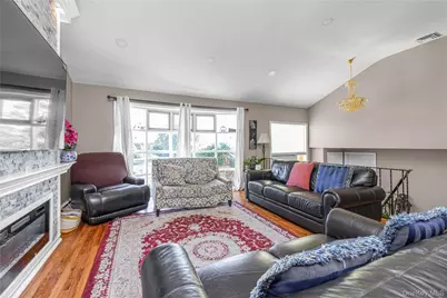 80 Rosalie Court, East Meadow, NY 11554 - Photo 4