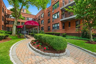 953 W Boston Post Road #3A, Mamaroneck, NY 10543 - Photo 1