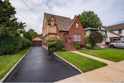 6 Troy Place, Merrick, NY 11566 - Photo 2